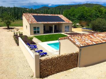 Gîte pour 5 personnes, avec jardin ainsi que terrasse et piscine à Vallon-Pont-d'Arc