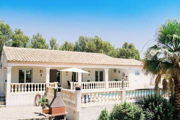 Location de vacances pour 6 personnes, avec jardin et terrasse à Siran