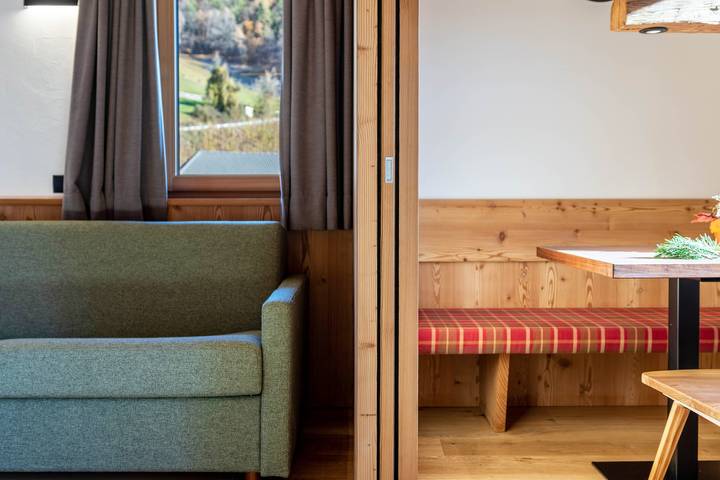 Appartement entier, Appartement "Guntschöllerhof Völseggspitze" avec vue sur les montagnes, Wi-Fi, balcon et jardin in Aica di Sopra, Fiè allo Sciliar