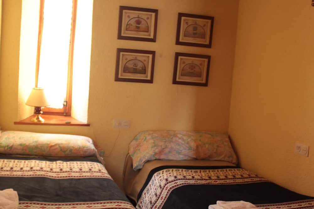 Gran Casa de Estilo Aranés en Arties in Arties, Alto Arán