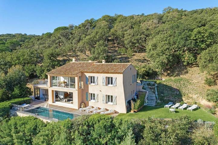 Vakantiehuis voor 10 personen, with uitzicht and zwembad as well as tuin, met huisdier in Ramatuelle