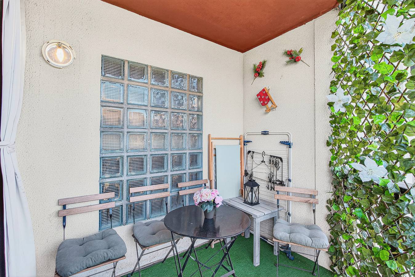 Appartement entier, Appartement 'Chaleureux 4 Couchages' avec Vue sur la Montagne, Terrasse Privée et Wi-Fi in Pra-Loup (station de ski), Pra-Loup