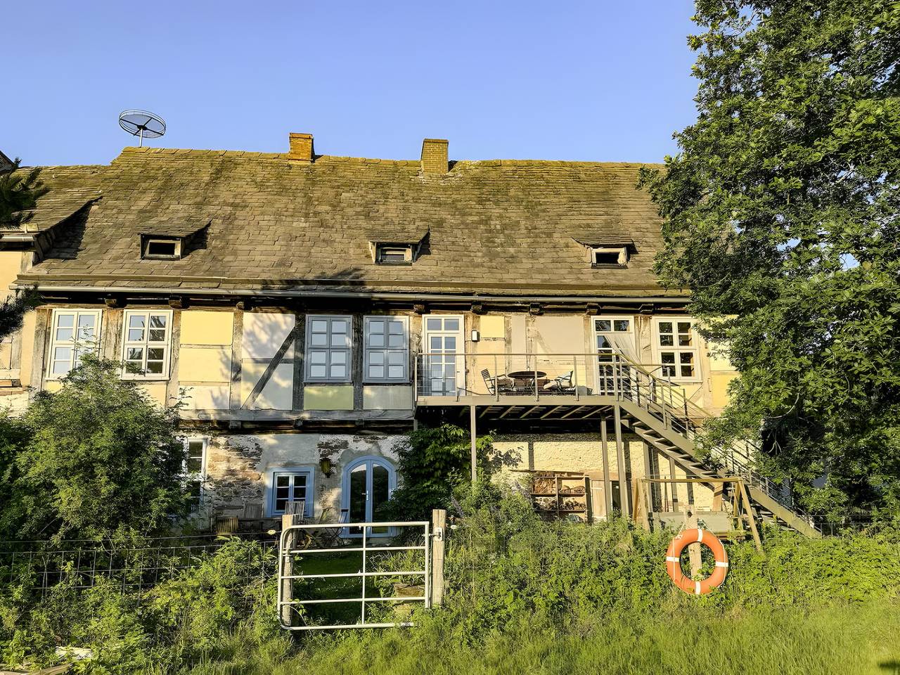 Ganze Wohnung, Apartment 'Alter Weserhof Forst' mit privatem Garten und Balkon in Bevern, Landkreis Holzminden