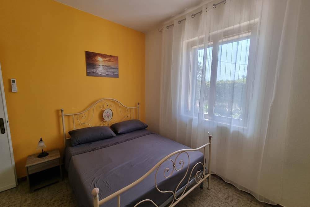 Villetta Iaculizzi with swimming pool in Salve, Gulf of Taranto