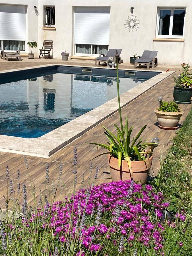 Location de vacances pour 2 personnes, avec vue ainsi que jardin et piscine à Palaja - 3