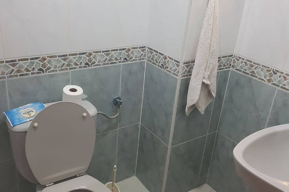 Spacious townhouse with roof terrace and amazing views over old town. Sleeps 6. in Oliva, Costa de Valencia