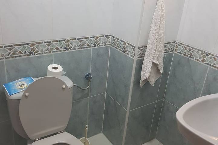 Spacious townhouse with roof terrace and amazing views over old town. Sleeps 6. in Oliva, Costa de Valencia