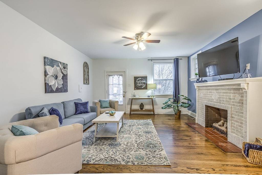 Ganze Wohnung, Luxuriöses Stadthaus neben dem Botanischen Garten | Jz Ferienwohnungen in St. Louis, Missouri