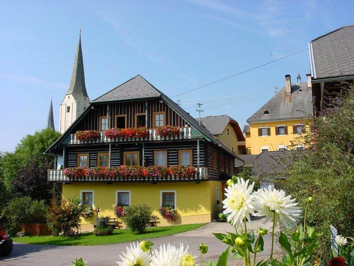 Ferienwohnung für 5 Personen, mit Garten und Pool sowie Ausblick, kinderfreundlich