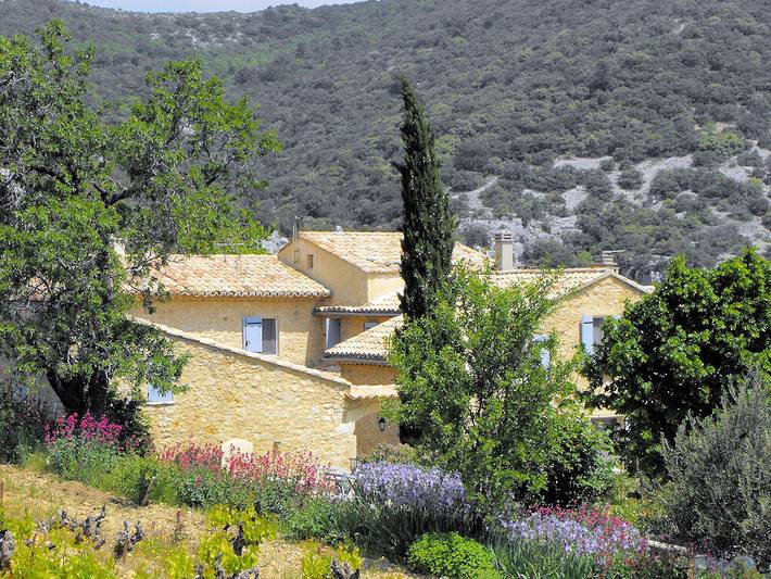 Gîte pour 4 personnes, avec terrasse et jardin, animaux acceptés