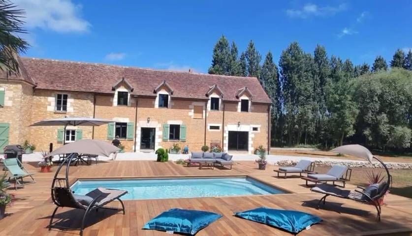 Location de vacances pour 6 personnes, avec jardin et piscine à Aunou-sur-Orne