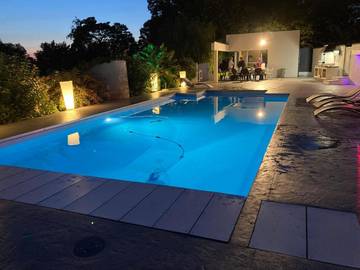 Location de vacances pour 14 personnes, avec terrasse ainsi que jardin et piscine à Le Boupère