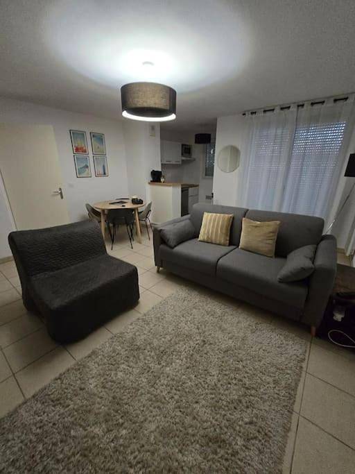 Appartement entier, Two-Bedroom Apartment in Bussy-Saint-Georges, Seine-et-Marne