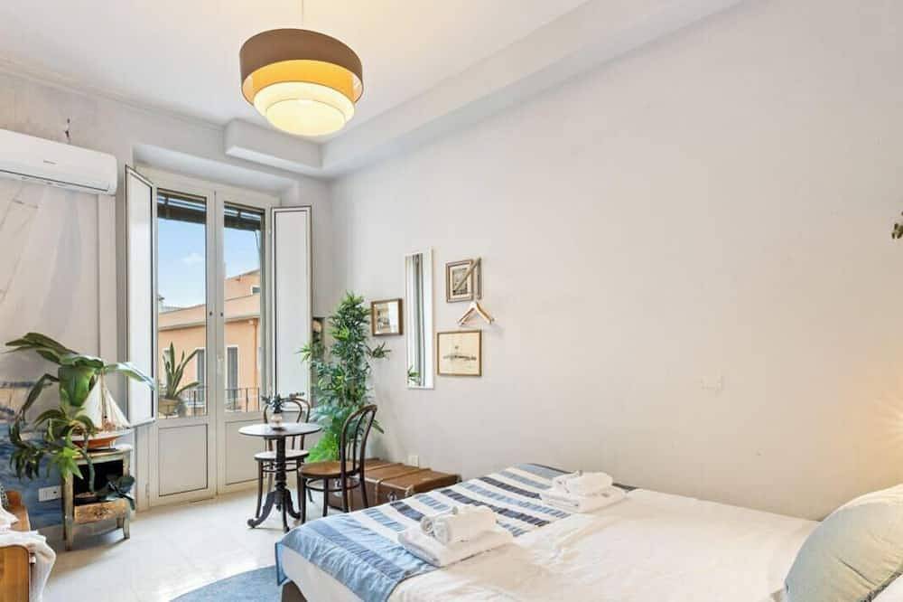 Vistamarina room 1 – Essential comfort in the heart of Cagliari 🌊✨ in Marina (Sardinia), Cagliari