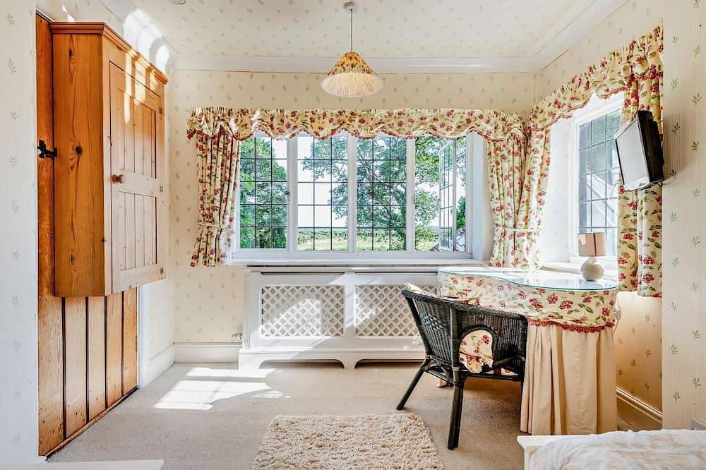 4 Bed in Ringwood in Burley, Hampshire