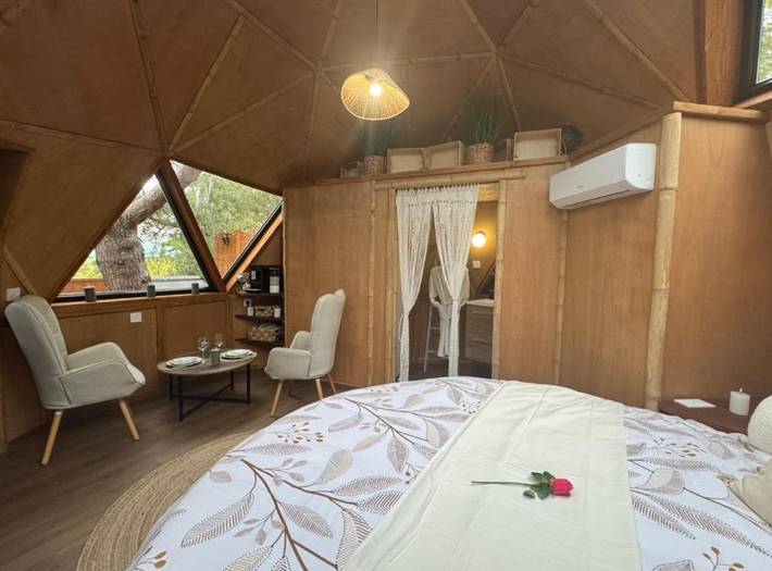 Location de vacances pour 2 personnes, avec piscine ainsi que terrasse et jacuzzi à Montady - 4