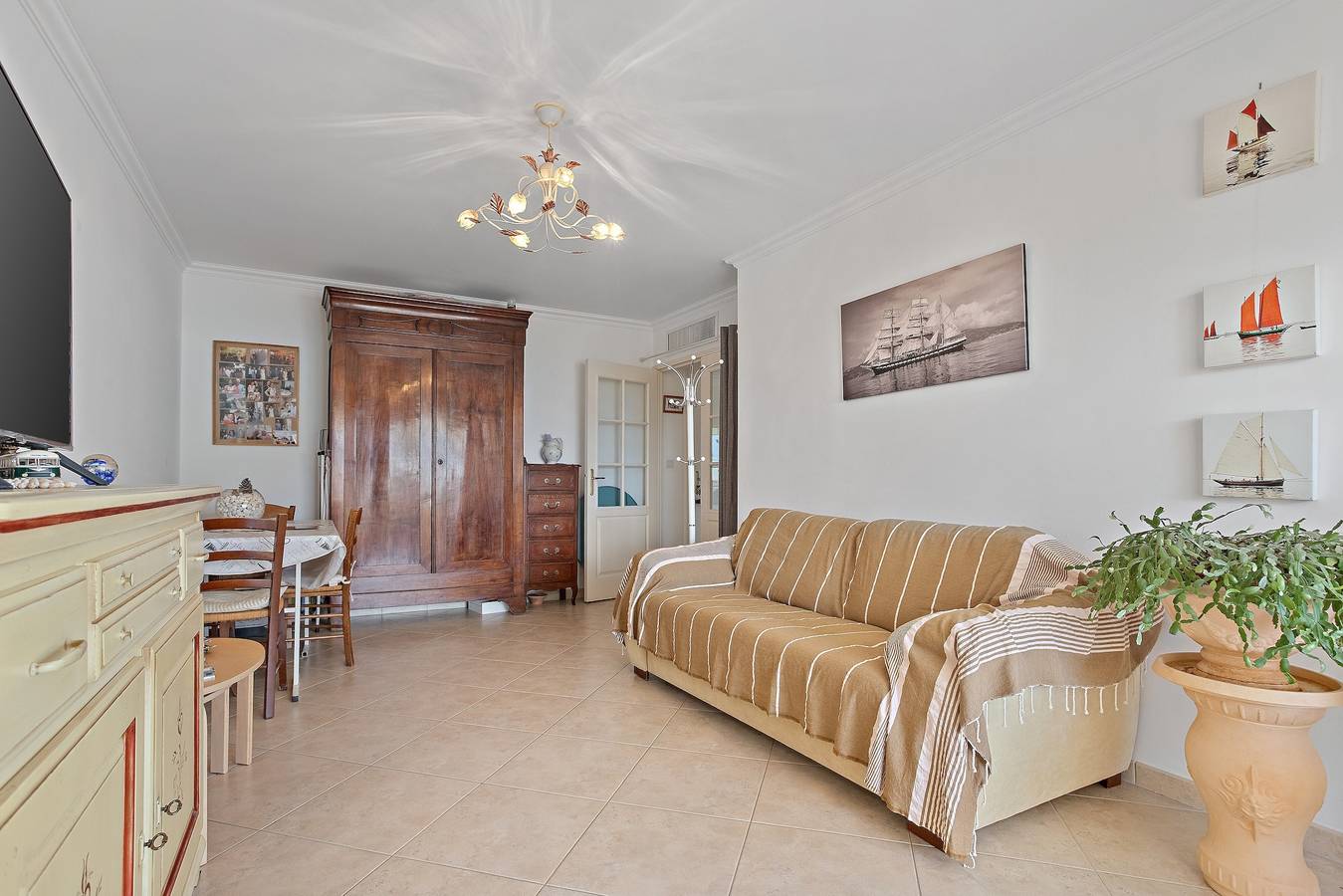 Ganze Wohnung, Appartement „Petit Paradis“ mit Gemeinschaftspool, Wlan und Klimaanlage in Cavalaire-sur-Mer, Mittelmeerküste (Frankreich)