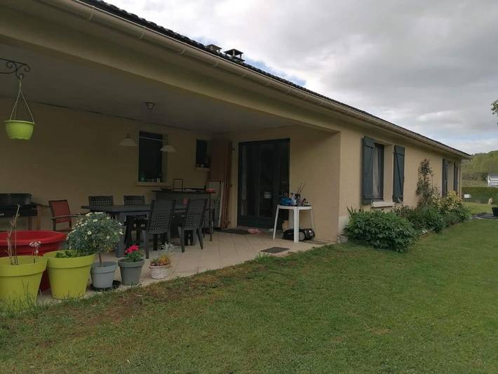 Gîte pour 6 personnes, avec jardin à Balaives-et-Butz