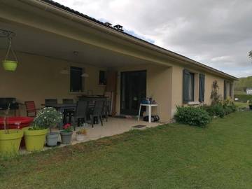 Gîte pour 6 personnes, avec jardin à Balaives-et-Butz