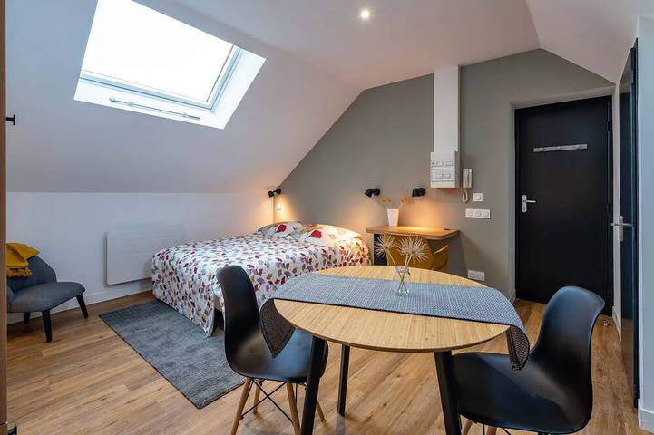 Ganze Wohnung, Studio C, in the center of town, cosy and warm. in La Roche-sur-Yon, Loire-Tal