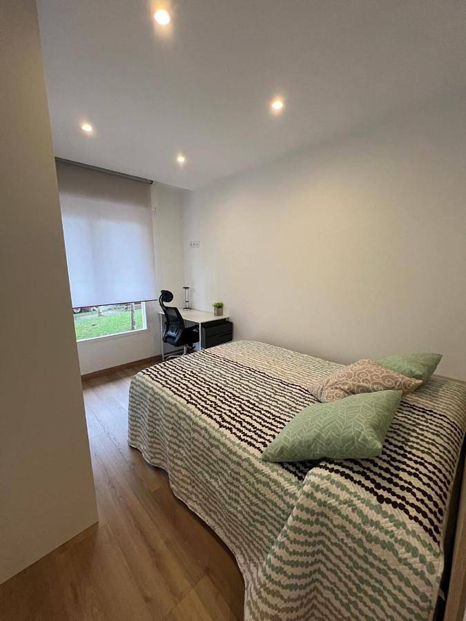 Apartamento entero, Two-Bedroom Apartment in Torrelavega, Costa de Cantabria