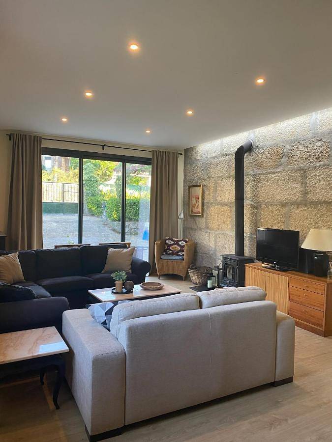 Location de vacances pour 6 personnes, avec jardin, animaux acceptés dans Vilar de Mouros - 2