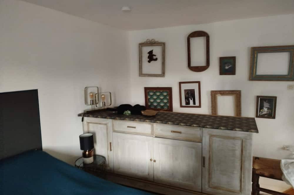 Rural house with small garden near the Cher in Bruère-Allichamps, Saint-Amand-Montrond