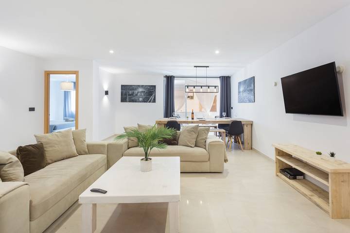 Apartamento entero, Apartamento 'Lujoso Cerca De Playa' con Terraza Privada, Wi-Fi y Aire Acondicionado in Jávea, Costa Blanca