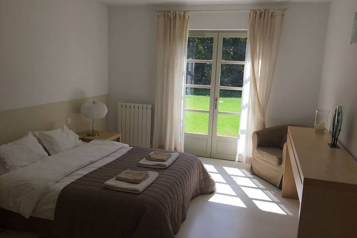 Location de vacances pour 12 personnes, avec jardin dans Place aux Herbes - 2