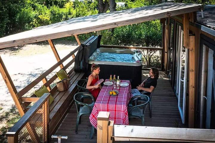 Mobil home pour 4 personnes à Cabrières-d'Aigues