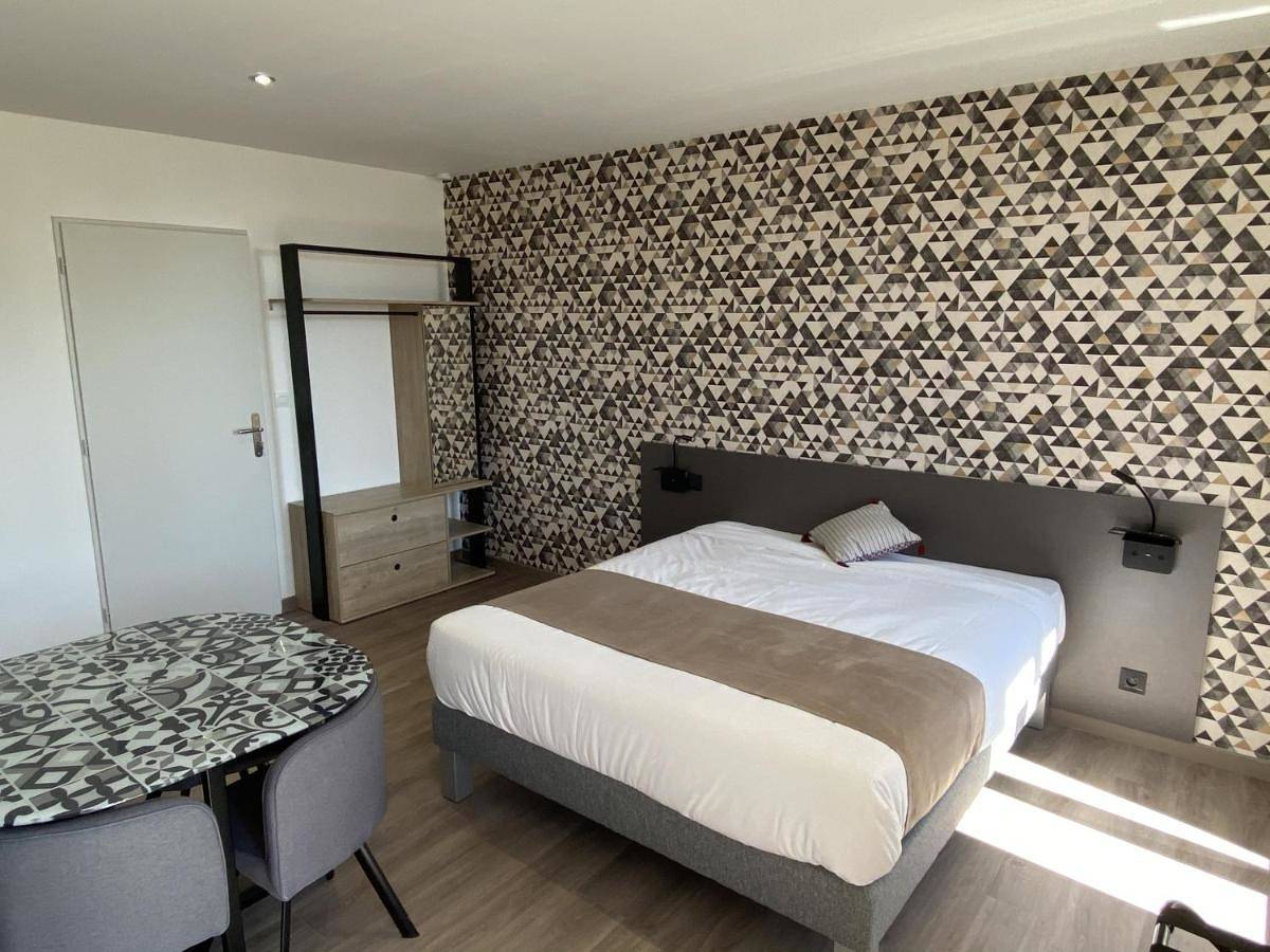 Appartement entier, Studio with Terrace in Cognac, Charente