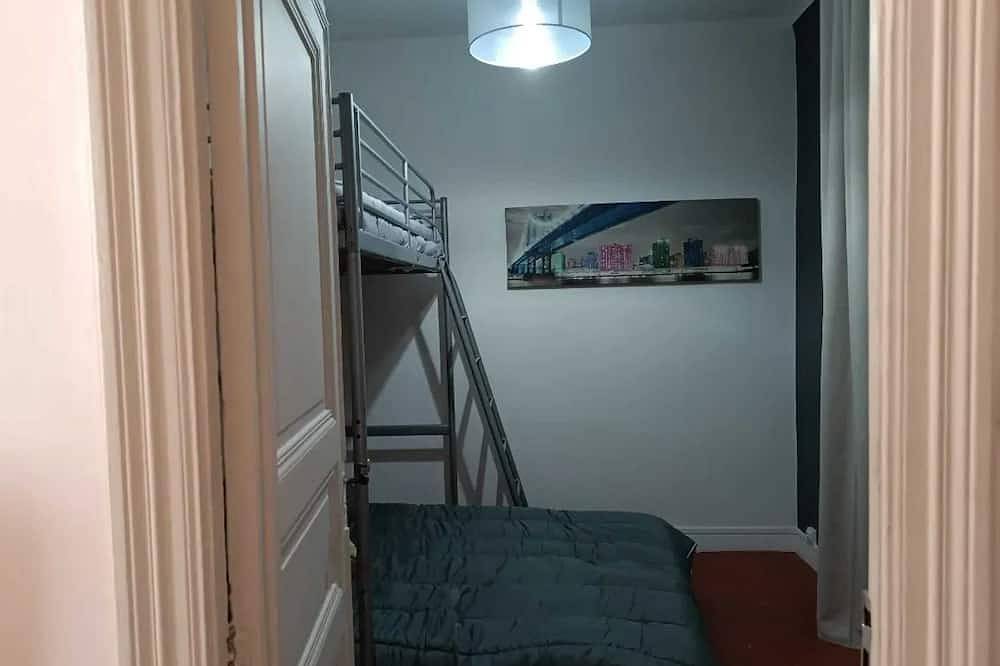 Entire apartment, Homerez - Apartment in Lézignan-Corbières in Lézignan-Corbières, Narbonne region