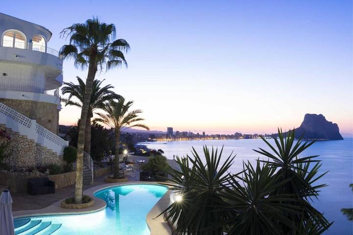 Villa für 16 Personen, mit Whirlpool und Pool sowie Kinderpool und Garten, kinderfreundlich in Calpe - 4
