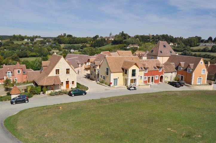 Location de vacances pour 3 personnes, avec Terrasse et Jardin à Bellême