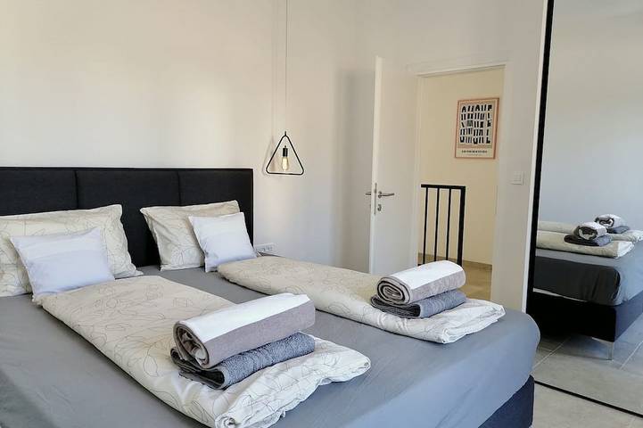 Villa pour 12 personnes, avec jacuzzi ainsi que sauna et jardin à Slatine - 2