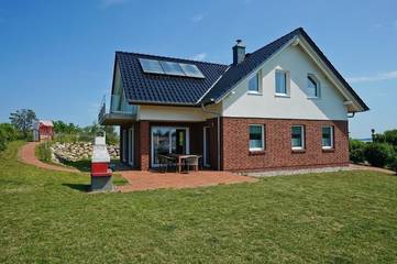 Ferienhaus für 8 Personen, mit Terrasse und Garten sowie Sauna und Whirlpool in Wohlenberg