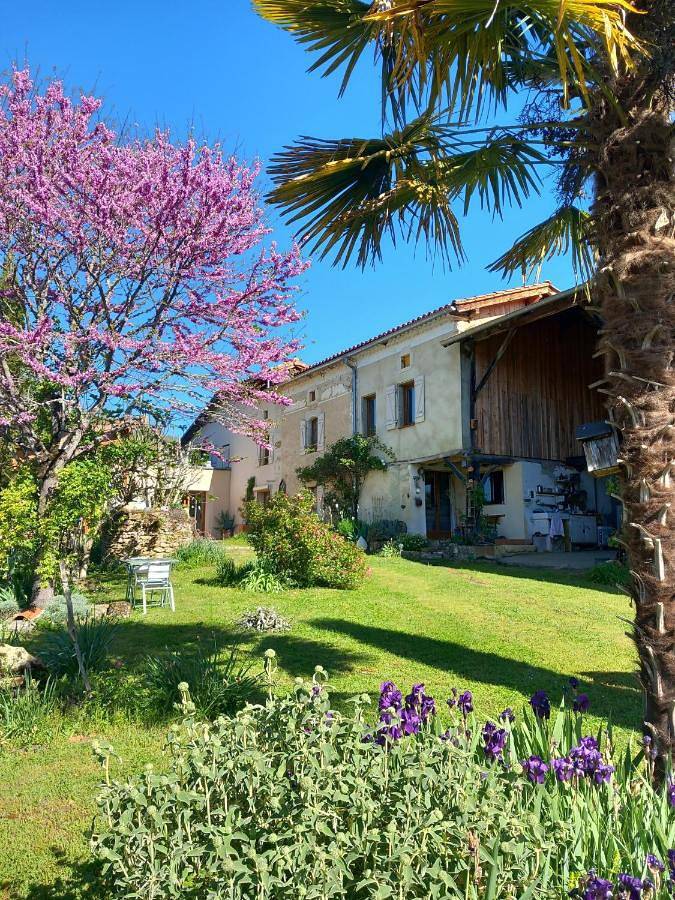 Chambre d’hôte pour 2 personnes, avec vue ainsi que terrasse et jardin