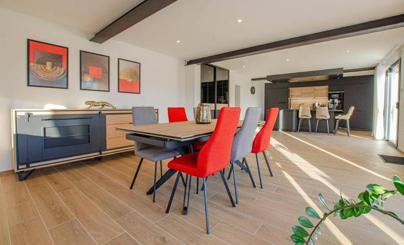 Location de vacances pour 6 personnes, avec jardin et terrasse dans Bouranton