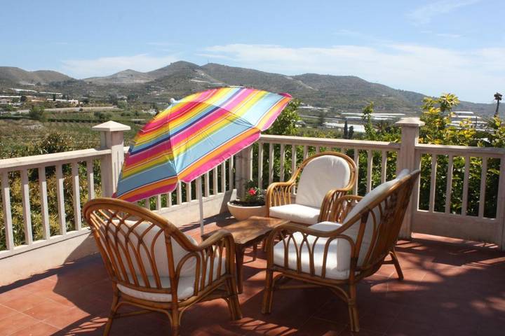 Casa rural para 8 personas, con piscina además de jardín y vistas, Familias con niños en Motril - 2