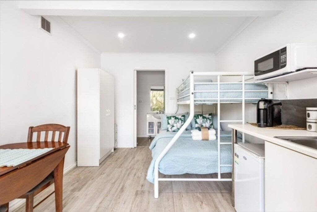 Tea Tree Breeze by Ready Set Stay- Unlimited Wifi & Great Location in Melbourne, Mornington Peninsula