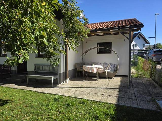 Knusperhaus mit Garten in Wals-Siezenheim, Bezirk Salzburg-Umgebung