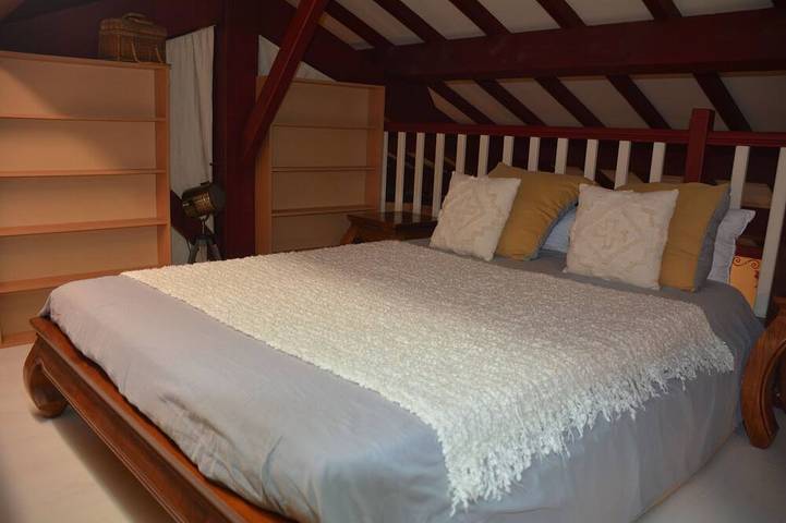 Appartement entier, Maison 2 chambres autour de l'eau, dans un moulin in Saint-Aulaye, Périgord Vert