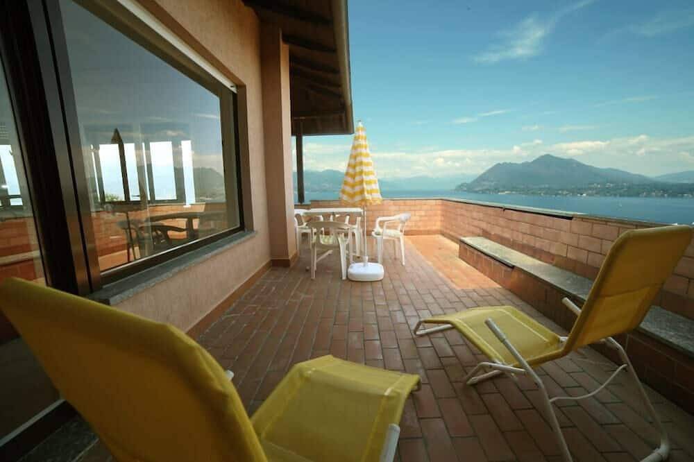 Detached villa with wonderful views of Lake Maggiore in Stresa, Comune di Stresa