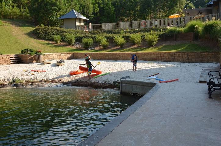 Vacation rental for 10 people, with pool and terrace in Lake Martin