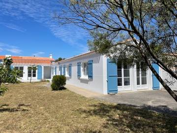 Gîte pour 4 personnes, avec jardin à L'Épine