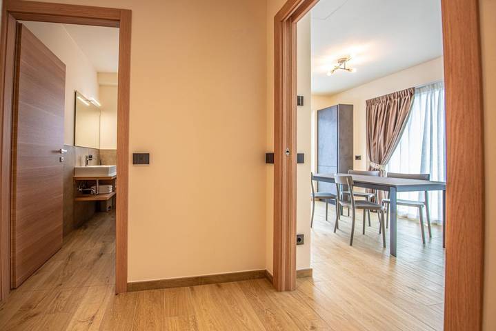 Appartement entier, Appartement de vacances pour 4 personnes avec balcon/terrasse in Livigno (Town), Livigno