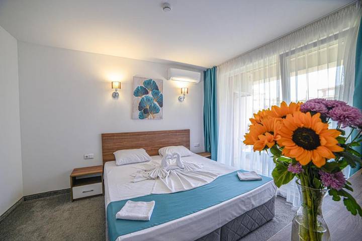 Hôtel pour 2 personnes, avec Balcon et Terrasse ainsi que Jardin et Piscine