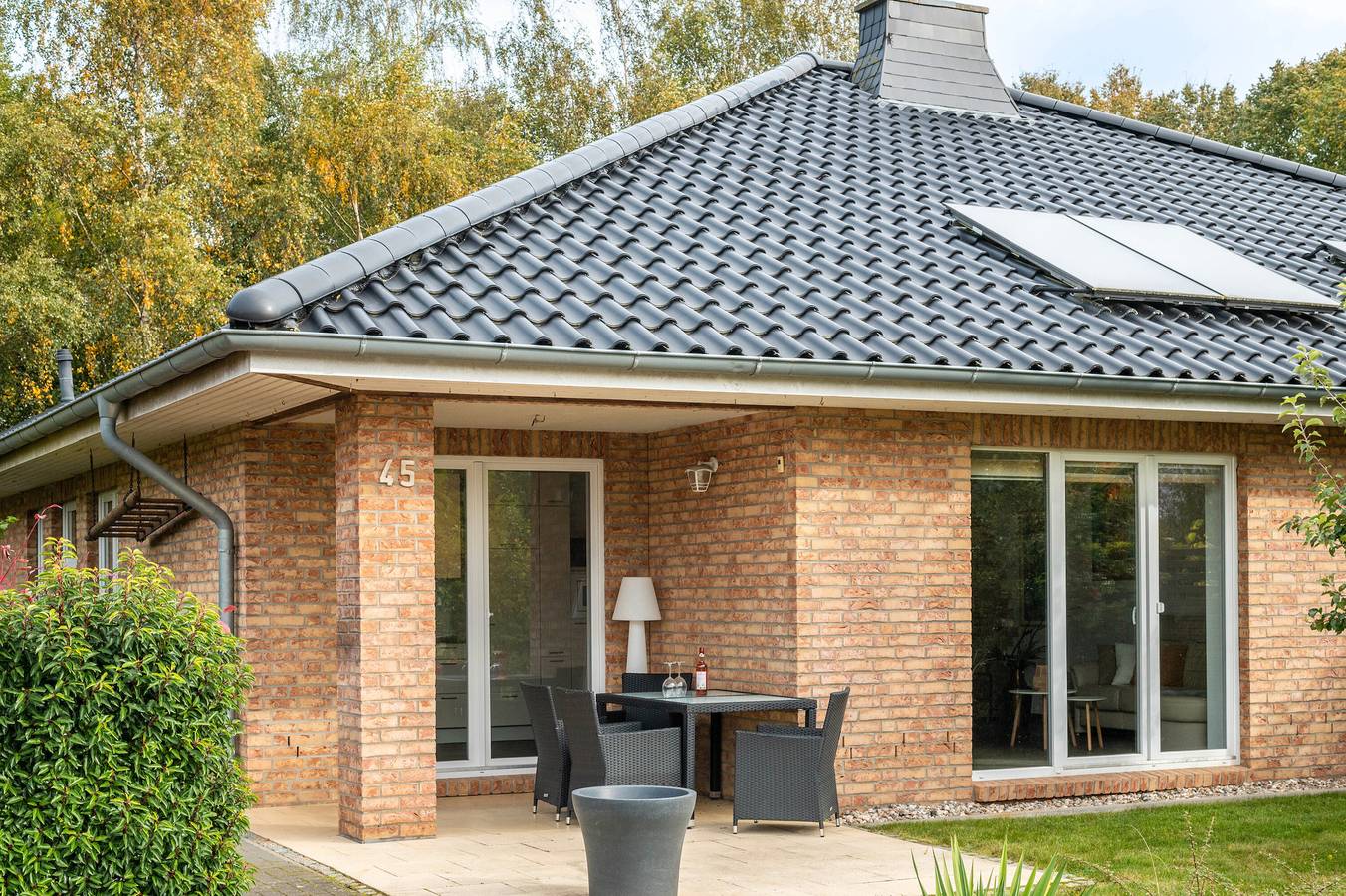 Ferienhaus 'Großes Im Grünen -' mit Privater Terrasse, Privatem Garten und Wlan in Dummerstorf, Rostock und Umgebung