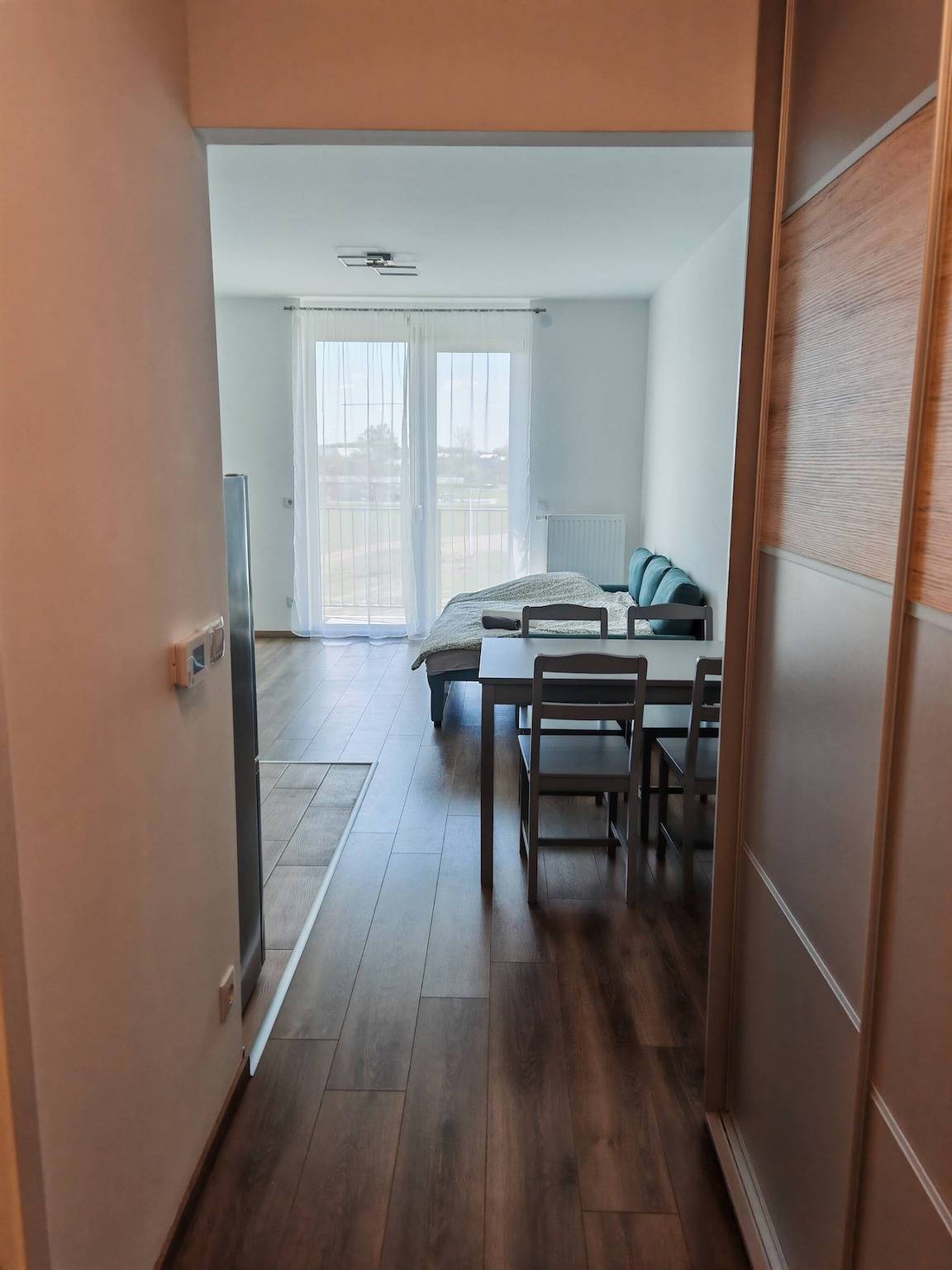 Gehele studio, Studio voor 2 personen met balkon/terras in Kecskemét, Kecskeméti District