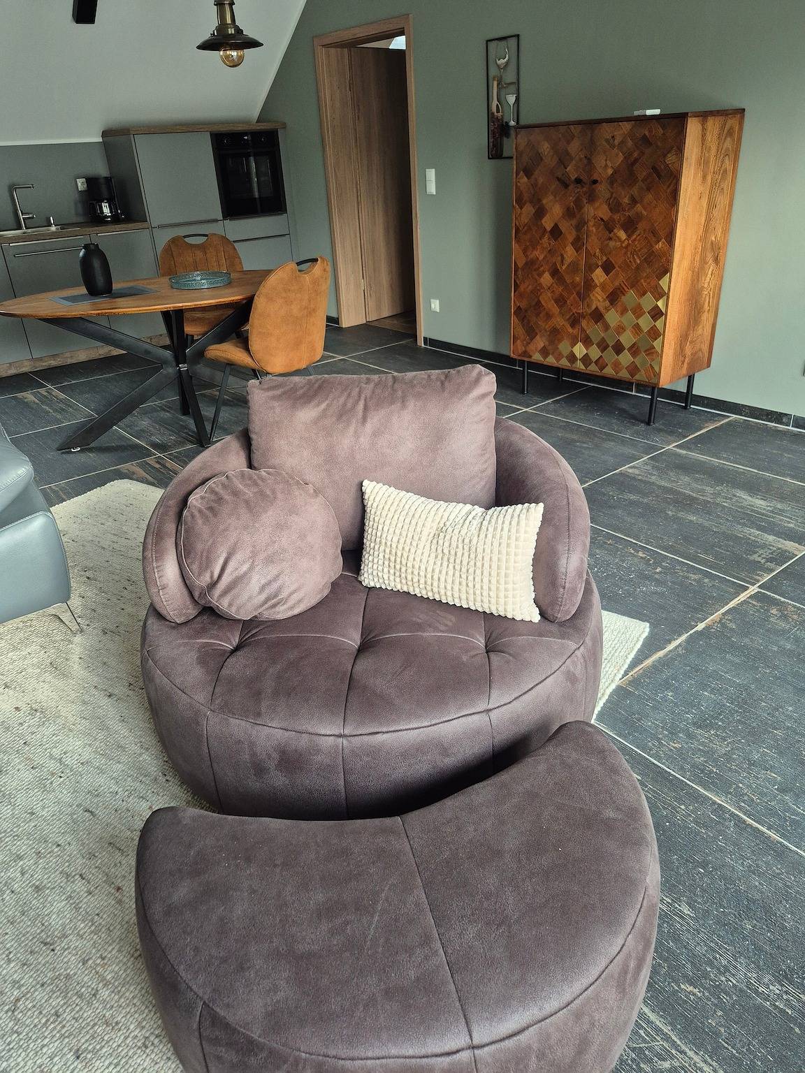 Ganze Wohnung, Apartment „Dachgeschoss“ mit Balkon, Wlan und Klimaanlage in Bad Neuenahr, Ahrtal